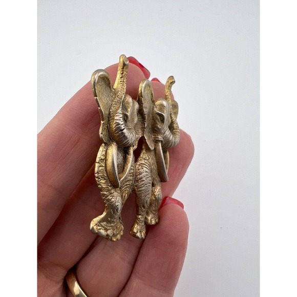 Vintage Women's jewelry Pair of Elephant Trunk Up Pewter Pin Brooch Collectible - Picture 5 of 9